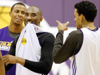 九游娱乐网址 -包含洛杉矶湖人训练开放日，冲刺阶段止住颓势引欢呼，法甲在即，阵容厚度经受考验的词条