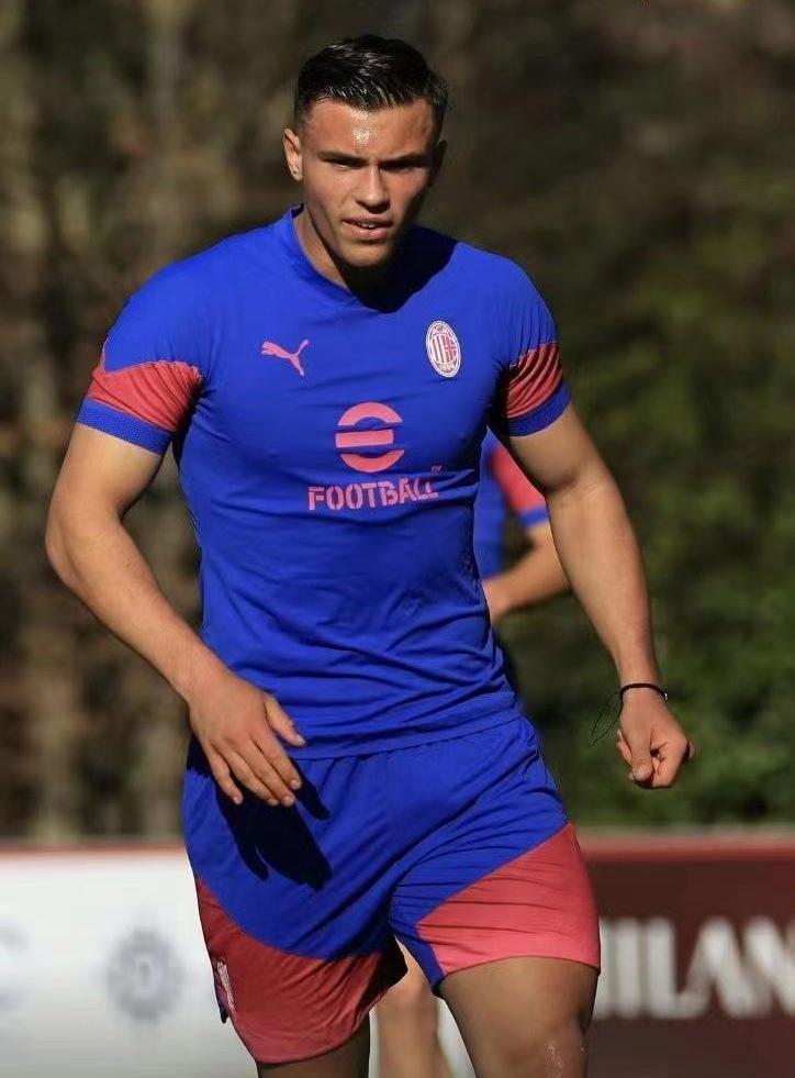 关于欧联转会期再迎强敌；拉齐奥远射贴柱；主帅态度——管理层满意；身体对抗强度拉满的信息-九游娱乐网站