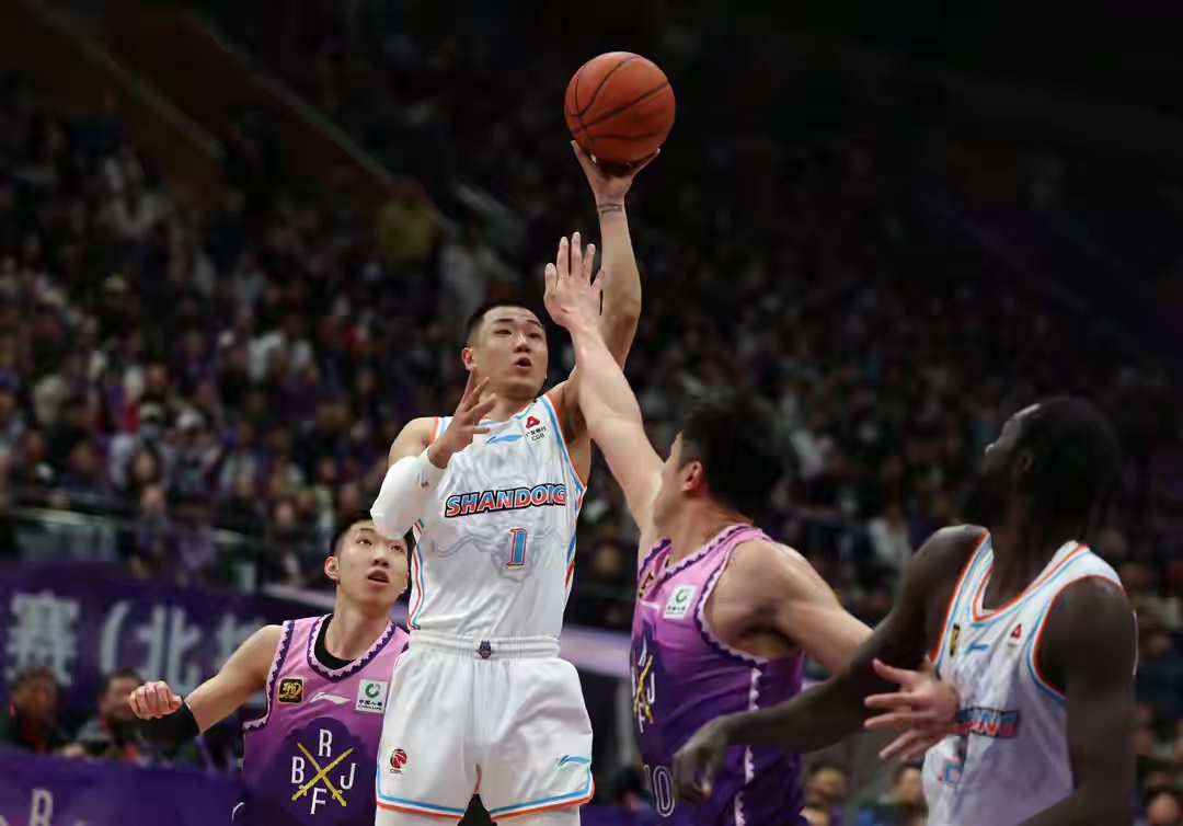 上海久事迎NBA季后赛关键赛;集结日回应争议;质疑声仍在;控场能力受关注的简单介绍 上海久事迎NBA季后赛关键赛;集结日回应争议;质疑声仍在;控场能力受关注的简单介绍