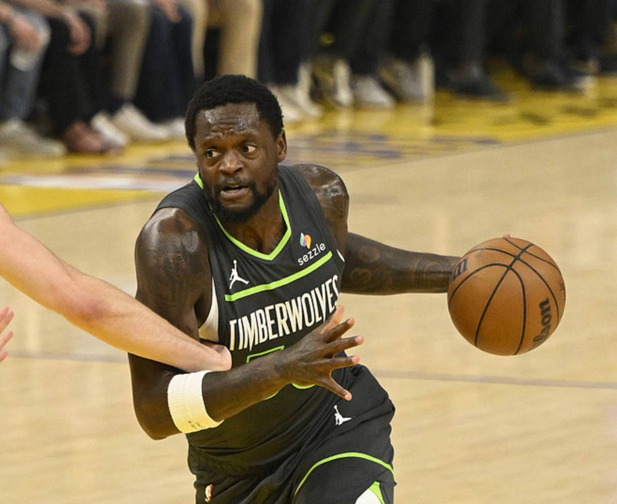 明尼苏达森林狼今晨队长鼓劲；志在NBA季后赛名次提升；引发热议；数据趋势出现新变化的简单介绍