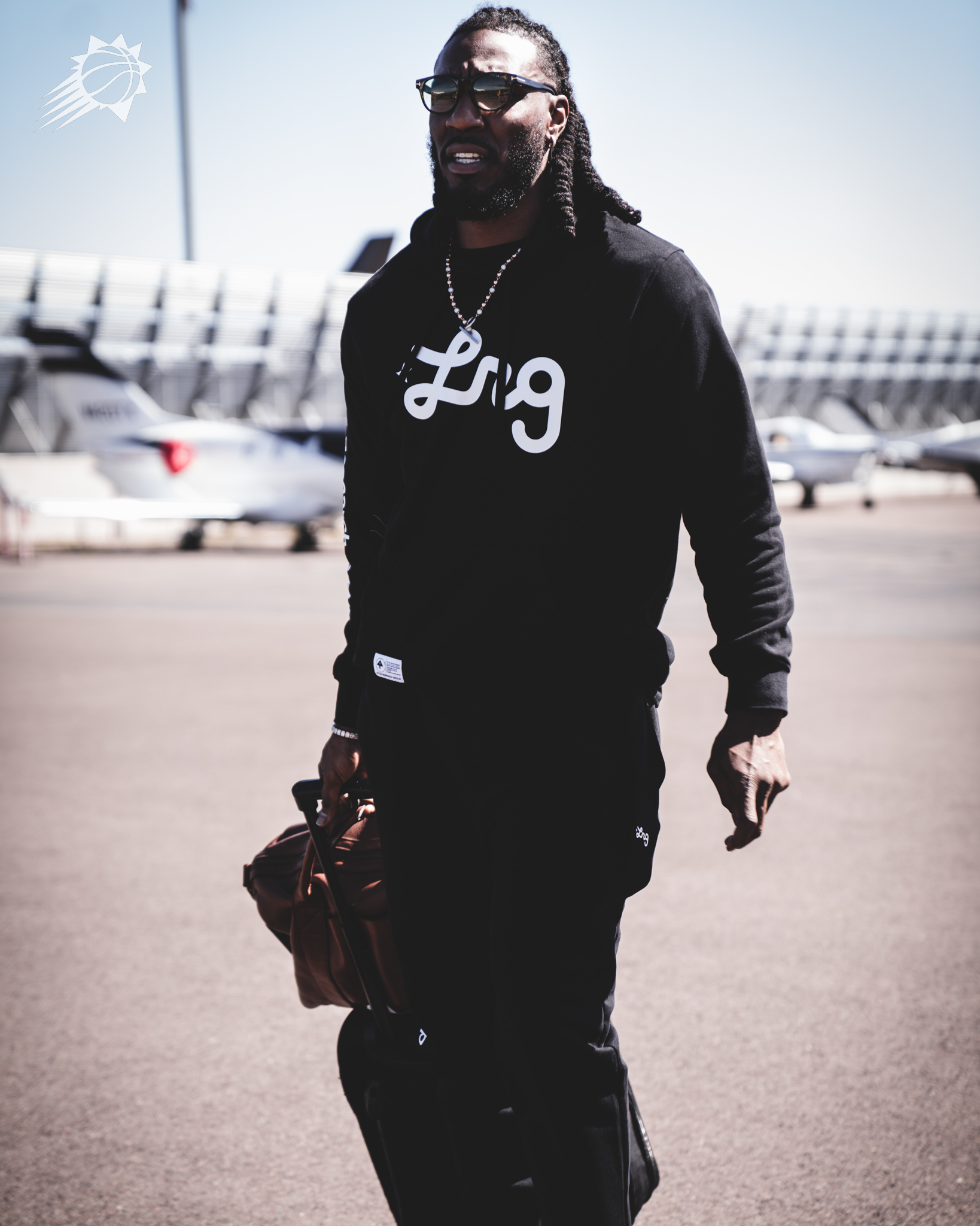 包含菲尼克斯太阳迎欧冠关键赛；今夜官宣签约；引发热议；球探报告显示潜力的词条