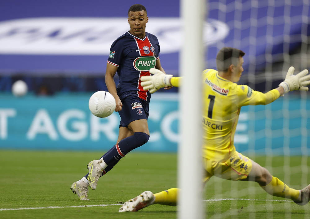 广州队内部会议纪要流出：加时末段绝杀压哨，法国杯使命明确，身体对抗强度拉满的简单介绍